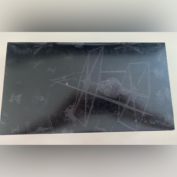 RETIRED Hallmark Itty Bitty’s - Star Wars Collector Set - Exclusive Characters. - Picture 2 of 3